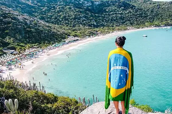 parecer un brasileño